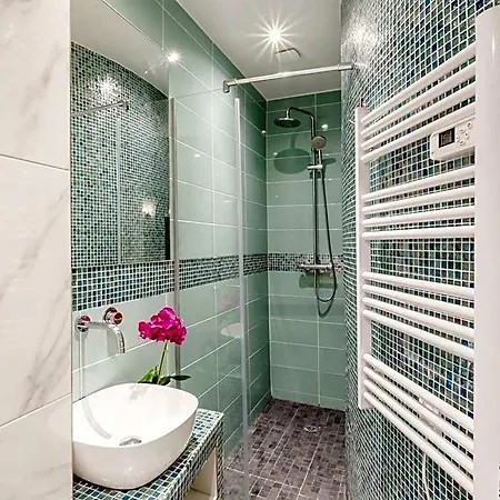 Luxury - Champs Elysees - Mermoz Paryż